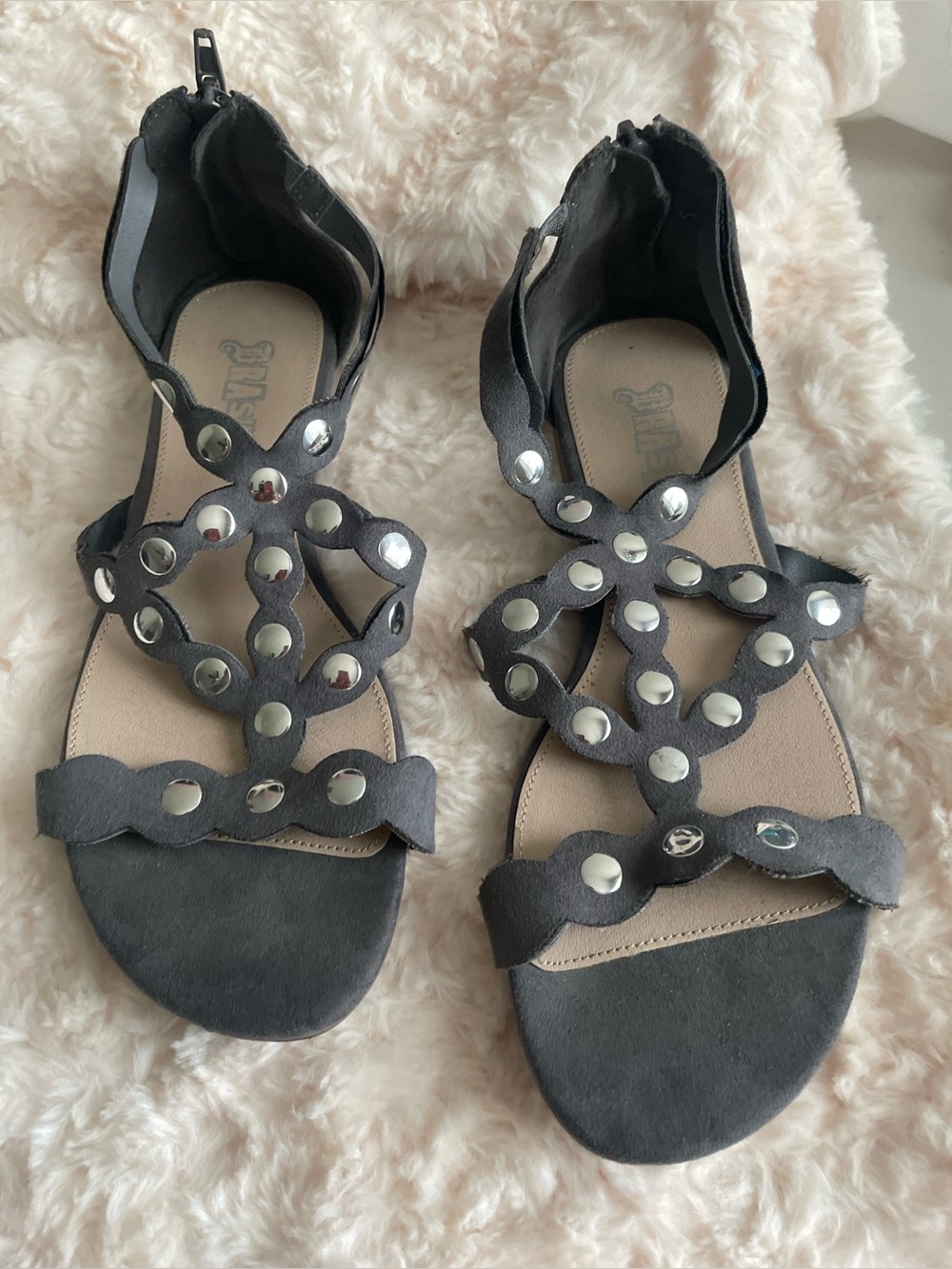 Brash woman’s Sandals-in SZ 7.5 in gently used condition